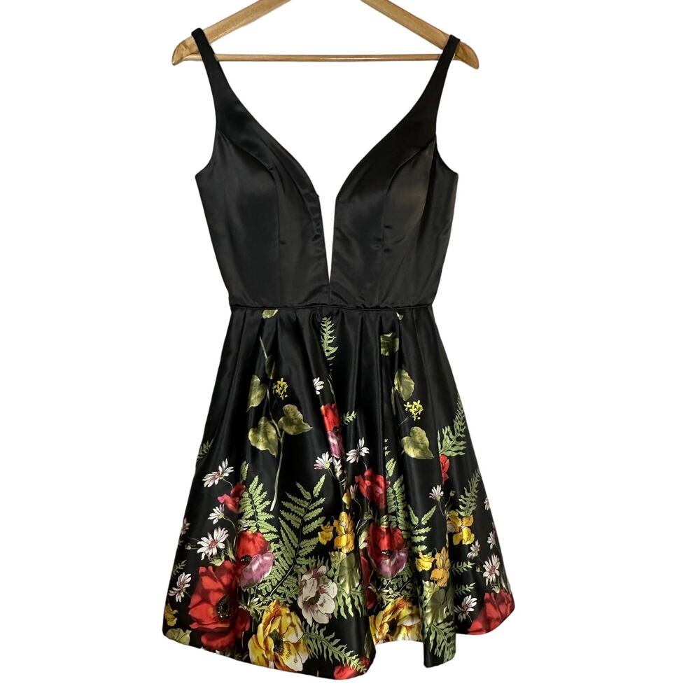 Sherri Hill Black floral plunge fit flare mini dress womans size 4
